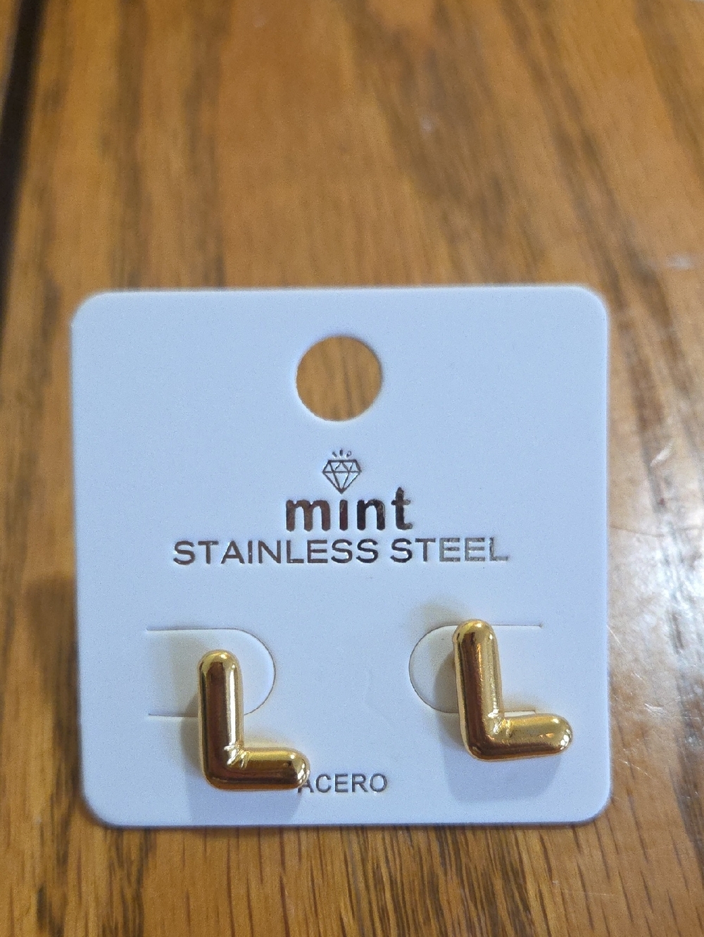 Mint Gold L-Shaped Stainless Steel Stud Earrings